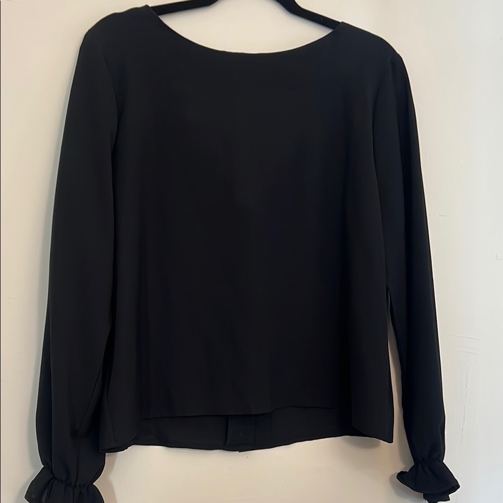 Chic Black Open Back Long Sleeve Blouse